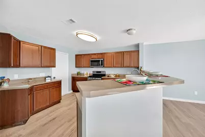 1010 Larks Trace Lane, Houston, TX 77090 - Photo 16