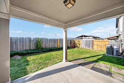 1010 Larks Trace Lane, Houston, TX 77090 - Photo 40