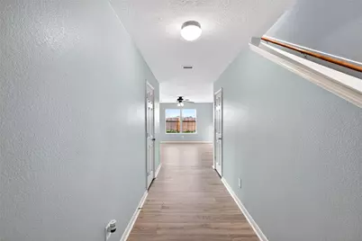 1010 Larks Trace Lane, Houston, TX 77090 - Photo 8