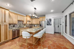 252 Sugar Berry Cir, Houston, TX 77024 - Photo 18