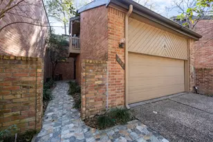 252 Sugar Berry Cir, Houston, TX 77024 - Photo 4