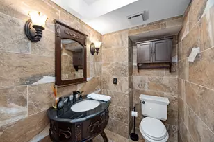 252 Sugar Berry Cir, Houston, TX 77024 - Photo 12