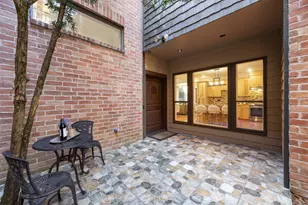 252 Sugar Berry Cir, Houston, TX 77024 - Photo 6