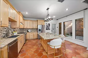 252 Sugar Berry Cir, Houston, TX 77024 - Photo 20