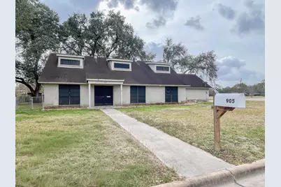 905 Center Street, El Campo, TX 77437 - Photo 2