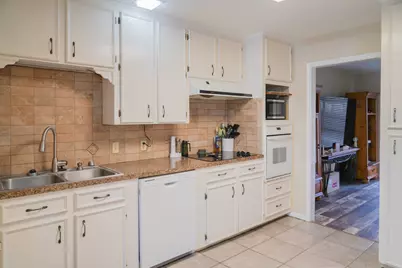 905 Center Street, El Campo, TX 77437 - Photo 6