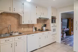 905 Center St, El Campo, TX 77437 - Photo 6