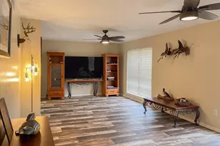 905 Center St, El Campo, TX 77437 - Photo 4