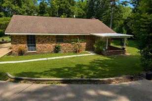 210 Holly Lake W, Livingston, TX 77351 - Photo 10