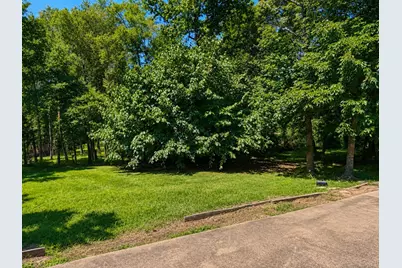 210 Holly Lake W, Livingston, TX 77351 - Photo 16