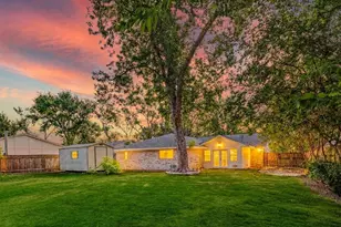 5514 Chantilly Ln, Houston, TX 77092 - Photo 2