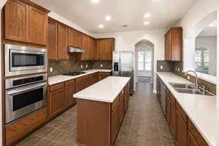1918 Rustic Oak Ln, Richmond, TX 77469 - Photo 2