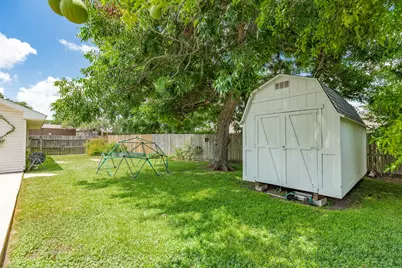 136 Tamarisk Trail, Lake Jackson, TX 77566 - Photo 34