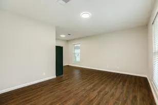 239 Lakewood Dr, Clute, TX 77531 - Photo 8