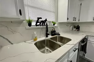 251 Schley St, Richwood, TX 77531 - Photo 12