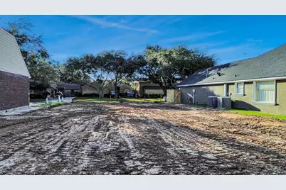 319 Power Court, Sugar Land, TX 77478 - Photo 8