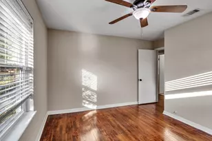 219 E Janisch Rd, Houston, TX 77022 - Photo 16