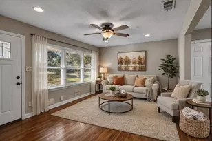 219 E Janisch Rd, Houston, TX 77022 - Photo 4