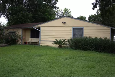 5417 Flamingo Drive, Houston, TX 77033 - Photo 2