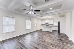 410 N 4th St, Beasley, TX 77417 - Photo 14