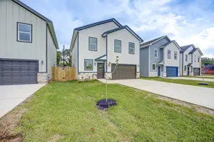 410 N 4th St, Beasley, TX 77417 - Photo 6