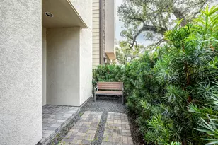 2717 Mason St, Houston, TX 77006 - Photo 2