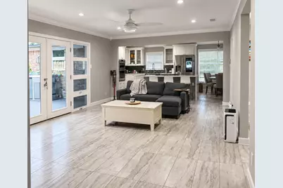 8426 Braes Boulevard, Houston, TX 77025 - Photo 12