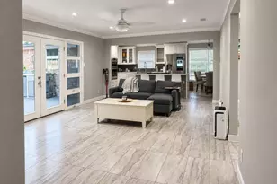 8426 Braes Blvd, Houston, TX 77025 - Photo 12