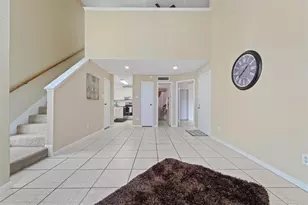 10855 Meadowglen Ln, Houston, TX 77042 - Photo 4