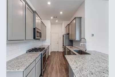 214 Fulton Station Drive, Houston, TX 77009 - Photo 8