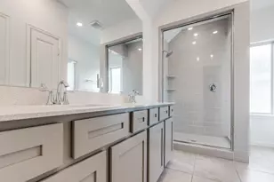 214 Fulton Station Dr, Houston, TX 77009 - Photo 10