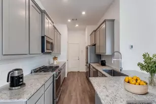 214 Fulton Station Dr, Houston, TX 77009 - Photo 4