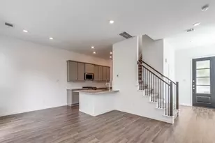 214 Fulton Station Dr, Houston, TX 77009 - Photo 6