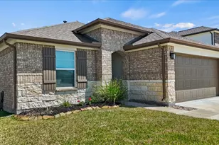 635 Hidden Brk Dr, Baytown, TX 77523 - Photo 1