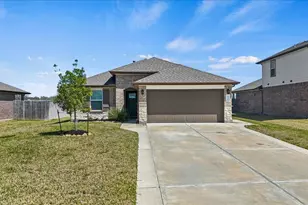 635 Hidden Brk Dr, Baytown, TX 77523 - Photo 2