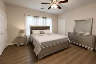 205 De Koven St, Houston, TX 77011 - Photo 6