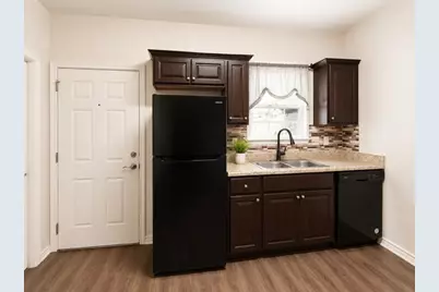 205 De Koven Street, Houston, TX 77011 - Photo 4