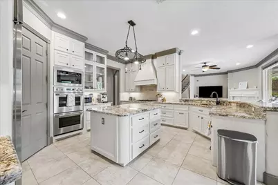 25 Club Oak Court, Kingwood, TX 77339 - Photo 12