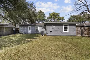 2001 5th Ave N, Texas City, TX 77590 - Photo 24