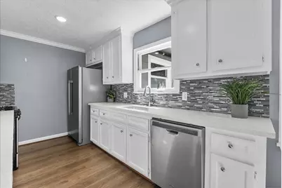 2001 5th Avenue N, Texas City, TX 77590 - Photo 12