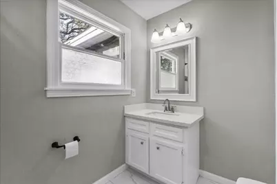 2001 5th Avenue N, Texas City, TX 77590 - Photo 16