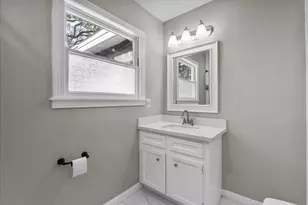 2001 5th Ave N, Texas City, TX 77590 - Photo 16