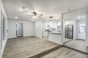 8618 Flossie Mae St, Houston, TX 77029 - Photo 2