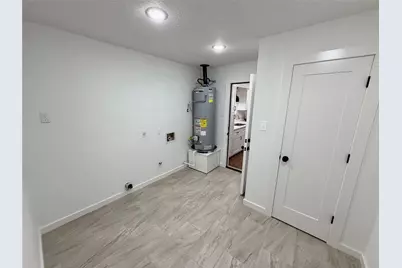 1017 Crossing Road, Angleton, TX 77515 - Photo 16