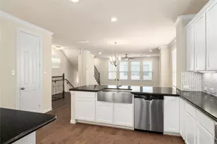 1511 Peyton Oaks Pl, Houston, TX 77043 - Photo 10