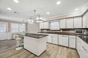 1902 Eagle Falls St, Houston, TX 77077 - Photo 12