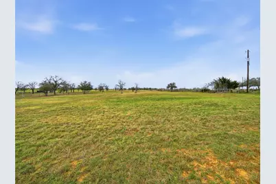 3 Oak Creek Street, Gonzales, TX 78629 - Photo 16
