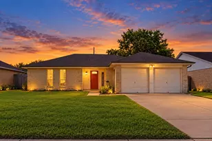 5427 Timpani Dr, Friendswood, TX 77546 - Photo 1