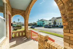 2516 Avenue K, Galveston, TX 77550 - Photo 2
