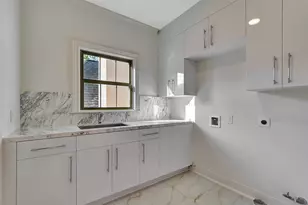 74 Briar Hollow Ln, Houston, TX 77027 - Photo 36